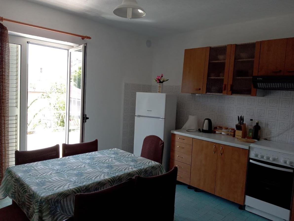 Apartment For 6 In Makarska Centar المظهر الخارجي الصورة