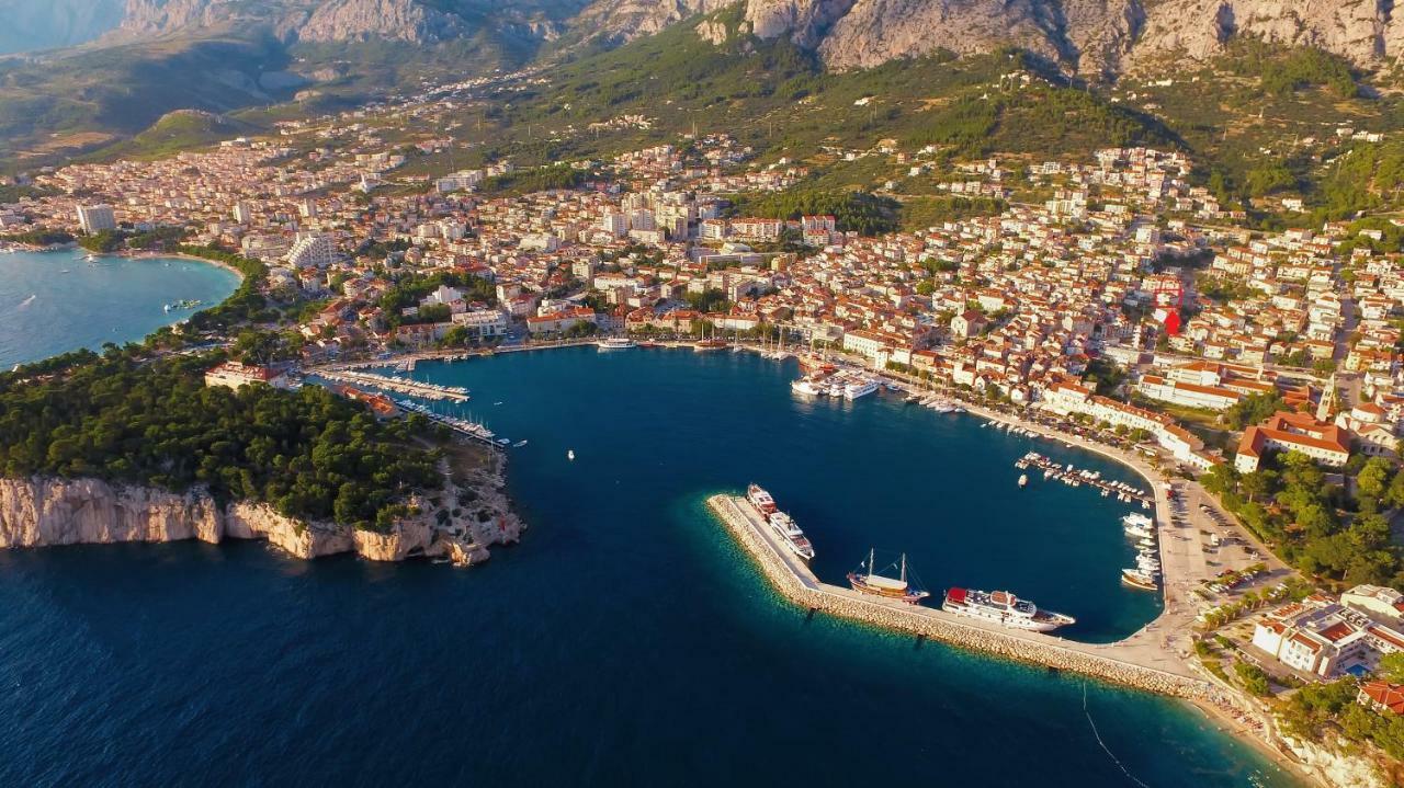 Apartment For 6 In Makarska Centar المظهر الخارجي الصورة